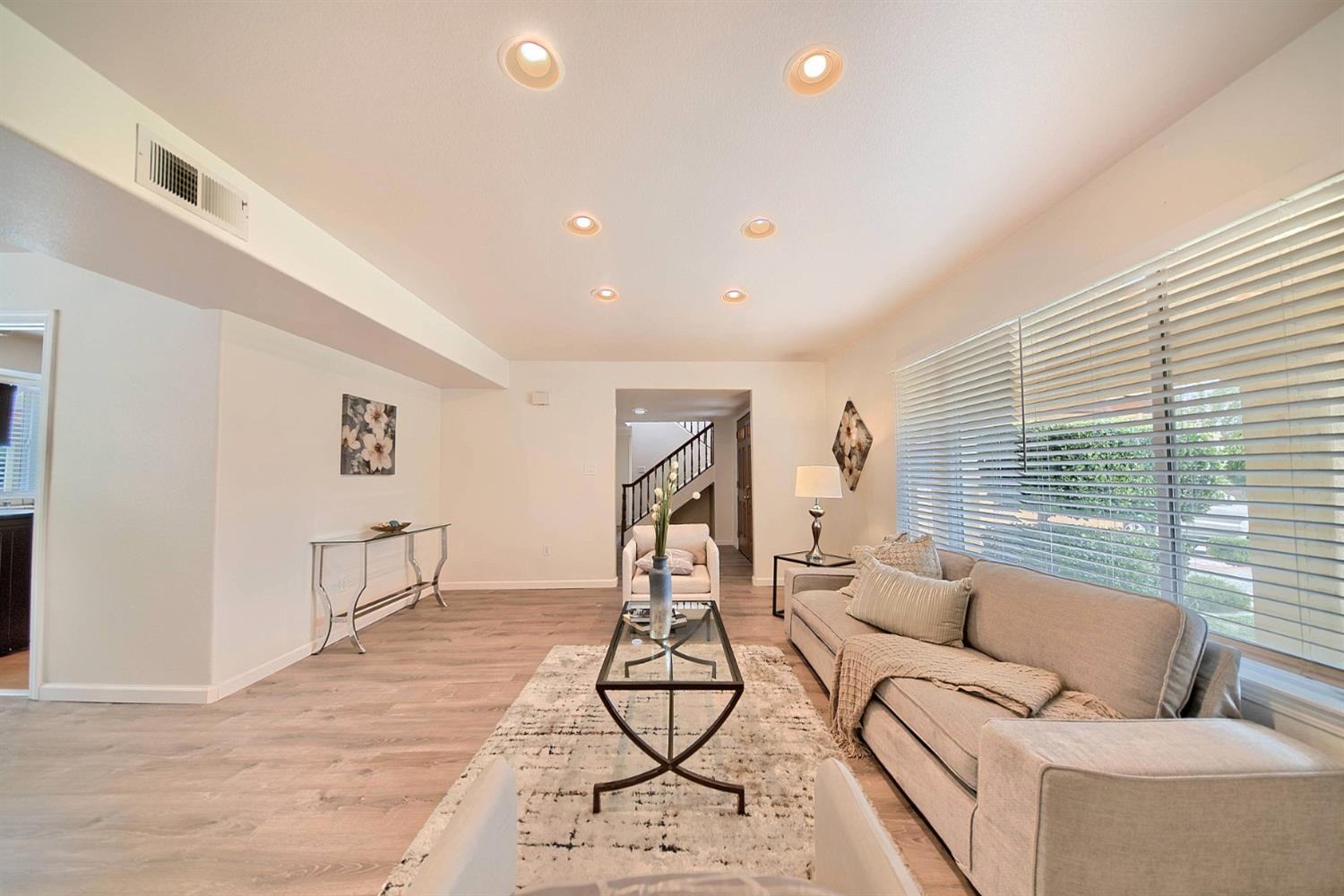 Detail Gallery Image 5 of 99 For 721 Amaretto Dr, Tracy,  CA 95376 - 5 Beds | 2/1 Baths