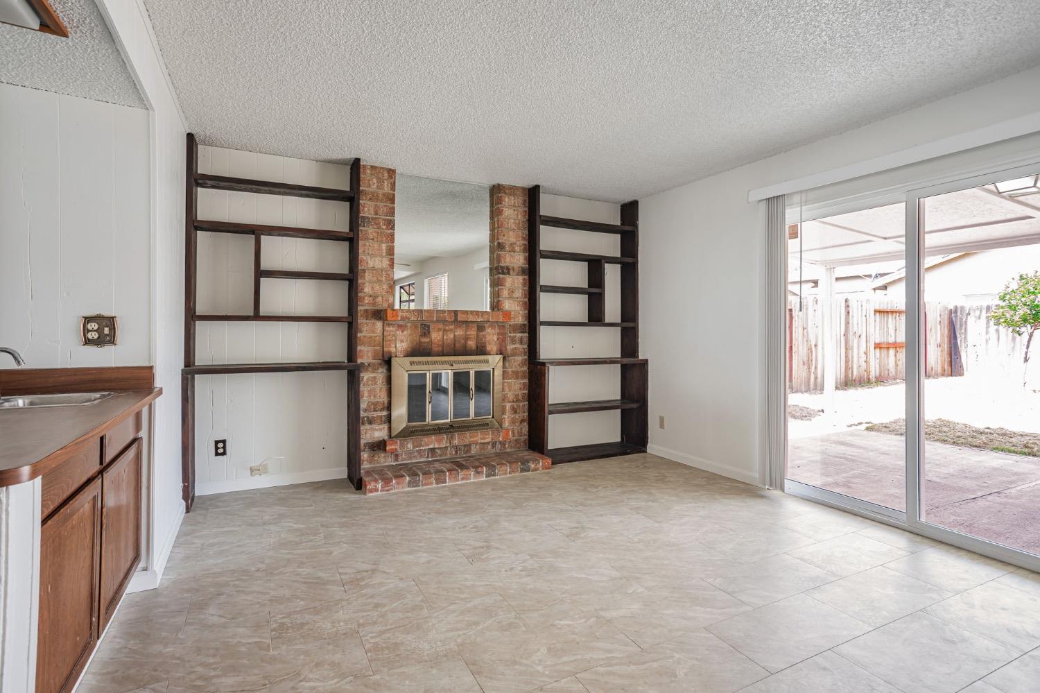 Detail Gallery Image 12 of 39 For 2430 Cheim Blvd, Marysville,  CA 95901 - 5 Beds | 3 Baths