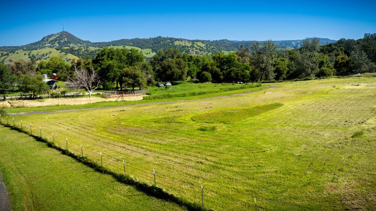 Sunshine Lane, Mokelumne Hill, California image 13