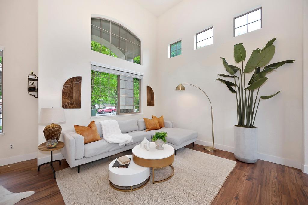 Detail Gallery Image 8 of 84 For 260 Woodhaven Pl, West Sacramento,  CA 95605 - 5 Beds | 3 Baths