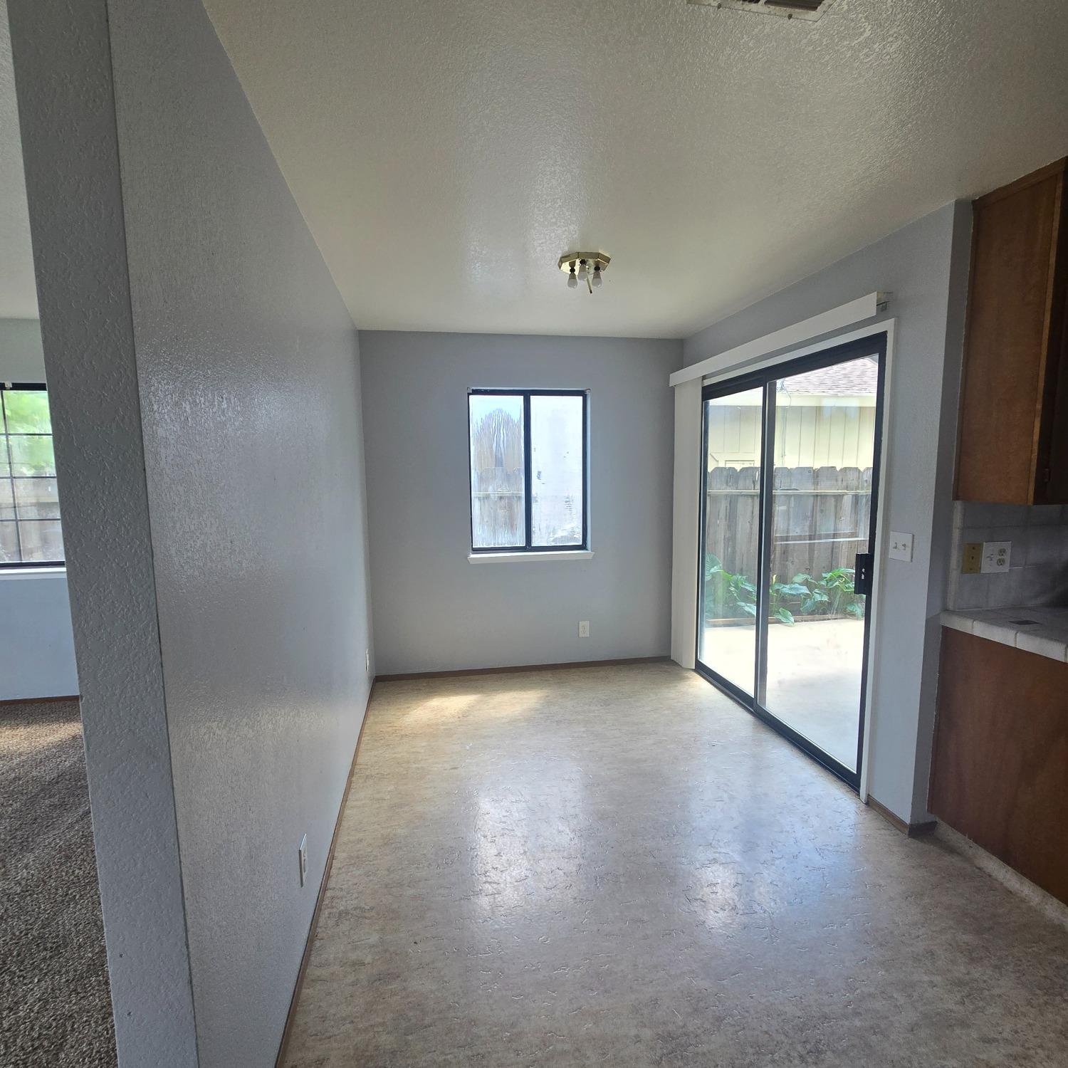 Detail Gallery Image 10 of 15 For 144 Stanislaus Ave, Oakdale,  CA 95361 - 2 Beds | 1 Baths
