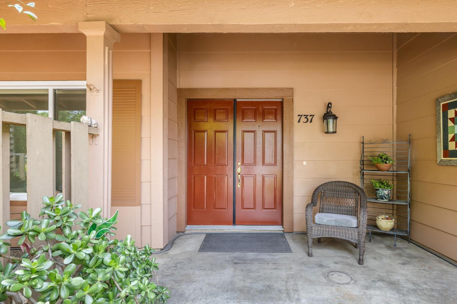 Detail Gallery Image 7 of 40 For 737 Heather Ln, Woodland,  CA 95695 - 4 Beds | 2/1 Baths