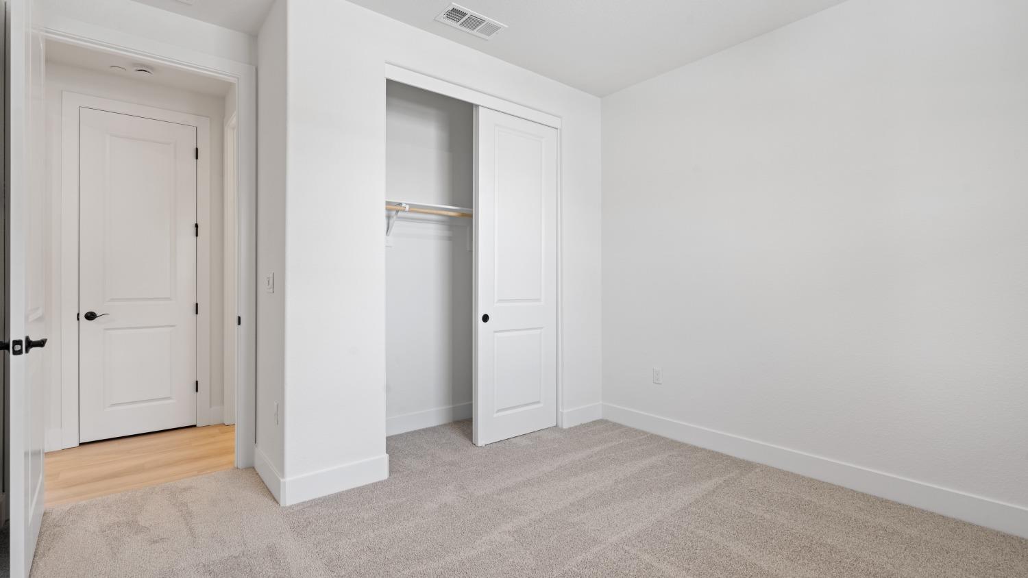 Detail Gallery Image 7 of 38 For 2220 Coral Dr, Lodi,  CA 95242 - 4 Beds | 3 Baths