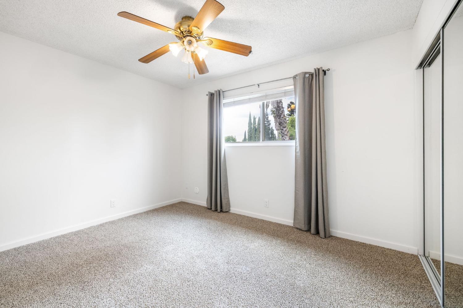 Detail Gallery Image 30 of 40 For 737 Heather Ln, Woodland,  CA 95695 - 4 Beds | 2/1 Baths