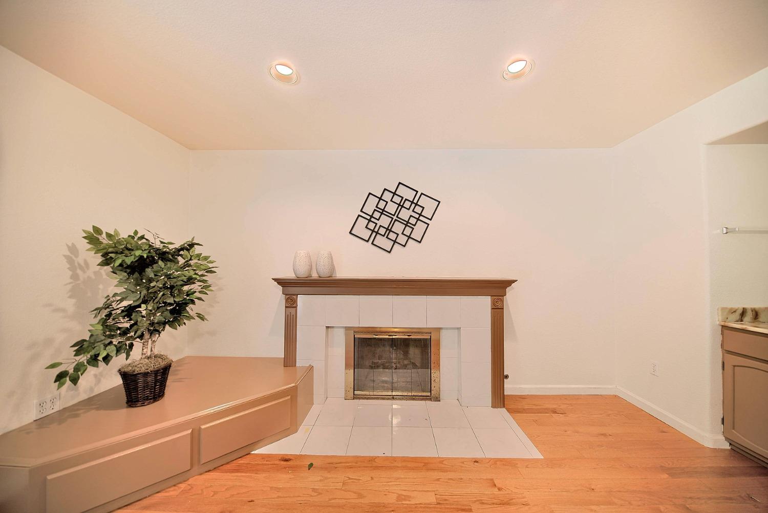 Detail Gallery Image 16 of 99 For 721 Amaretto Dr, Tracy,  CA 95376 - 5 Beds | 2/1 Baths