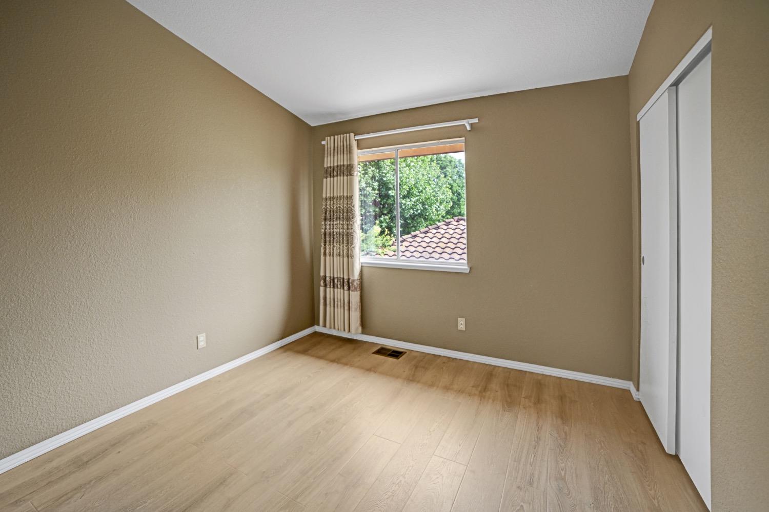 Warmsprings Street, Elk Grove, California image 34