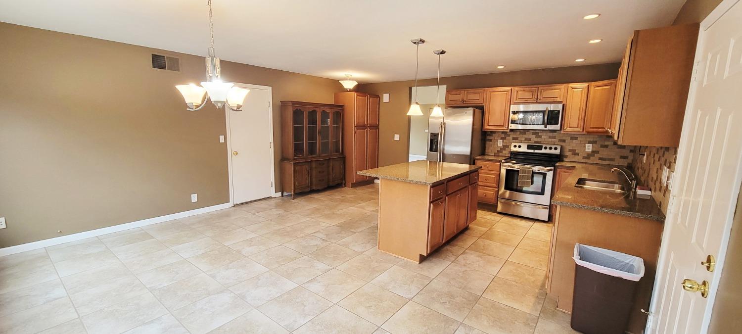 Camstock Court, Citrus Heights, California image 9