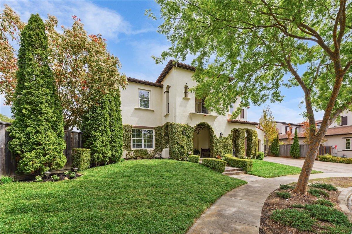 Detail Gallery Image 1 of 35 For 218 Glory Lily Ct, San Ramon,  CA 94582 - 6 Beds | 4 Baths