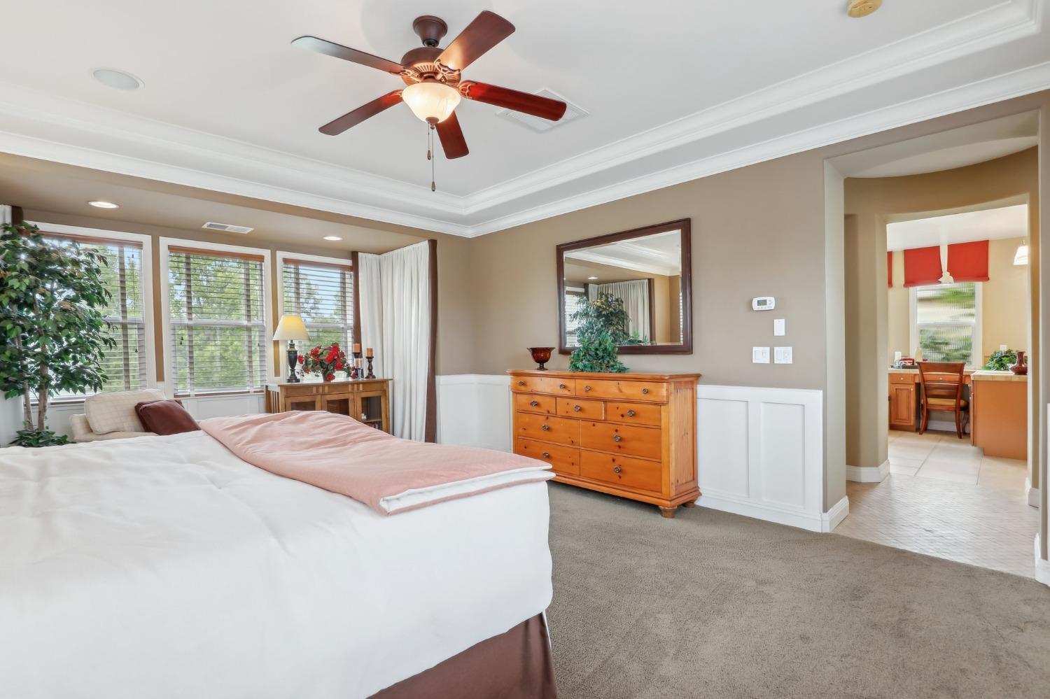 Detail Gallery Image 43 of 58 For 9873 Winkle Cir, Elk Grove,  CA 95757 - 4 Beds | 3/1 Baths