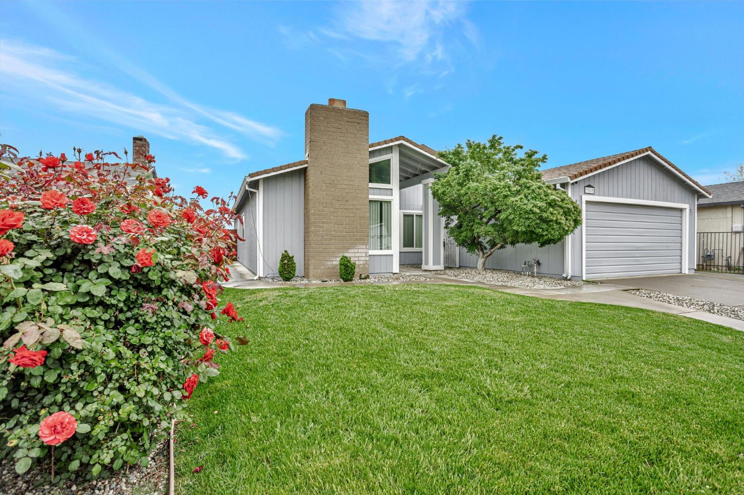 Detail Gallery Image 1 of 40 For 9565 Mirandy Dr, Sacramento,  CA 95827 - 4 Beds | 2 Baths