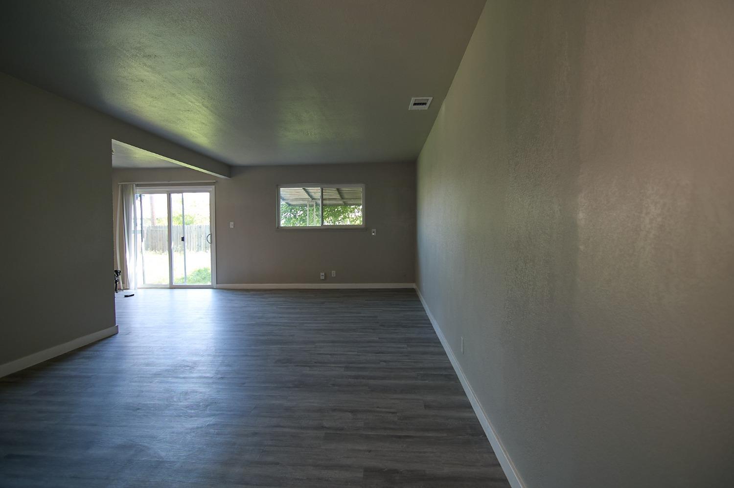 Detail Gallery Image 5 of 23 For 2650 Cadjew Ave, Sacramento,  CA 95832 - 3 Beds | 2 Baths
