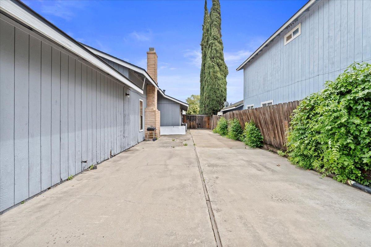 Damian Court, Stockton, California image 24