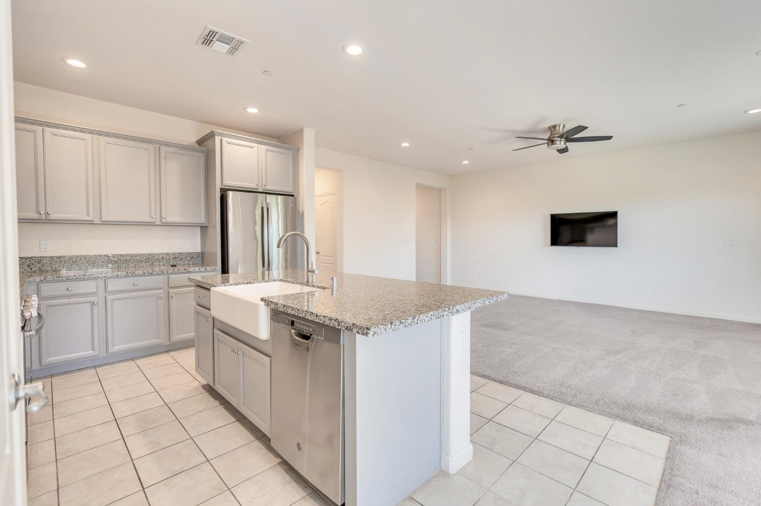 Detail Gallery Image 17 of 66 For 737 Betten St, Los Banos,  CA 93635 - 2 Beds | 2 Baths
