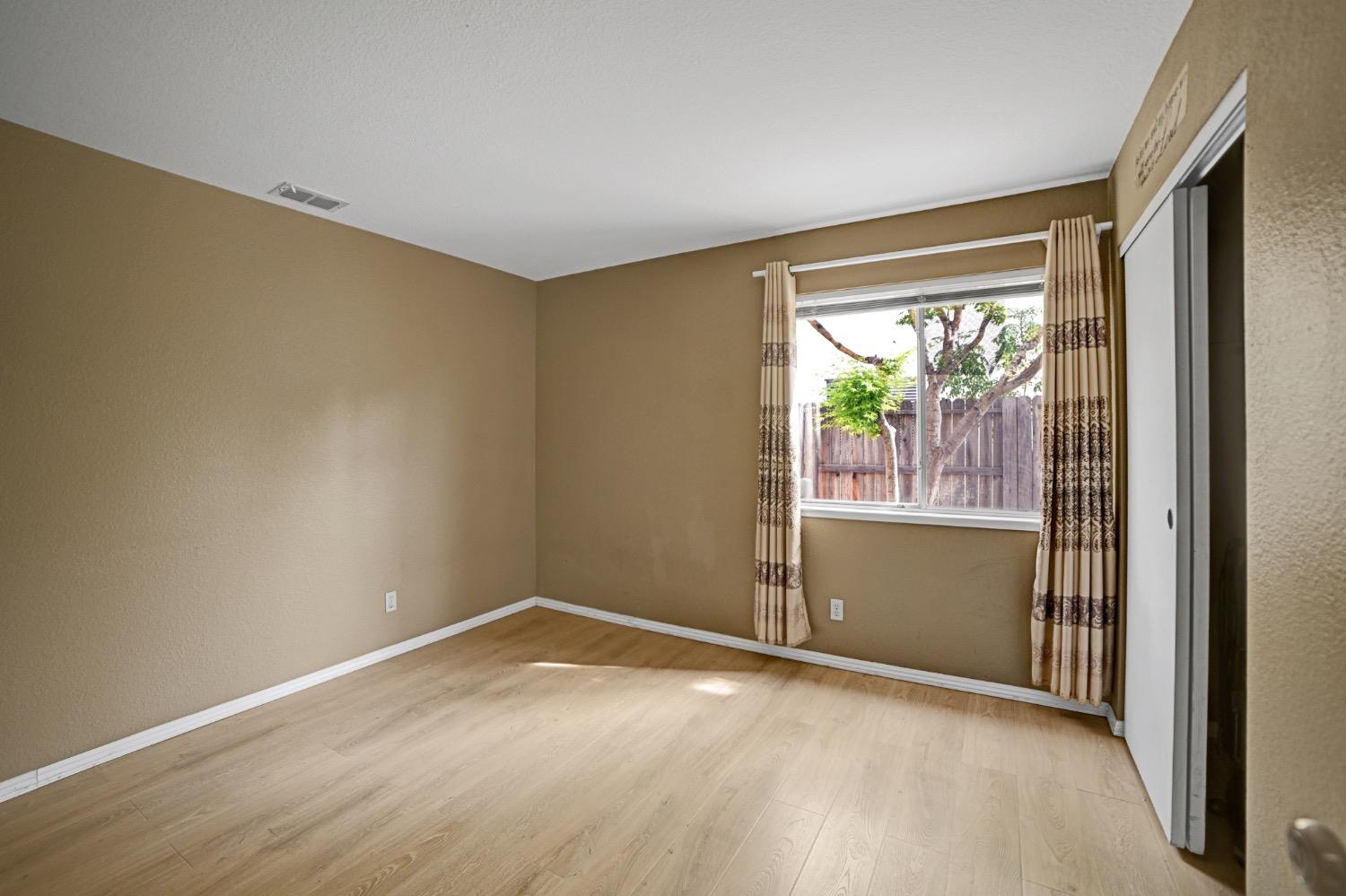 Warmsprings Street, Elk Grove, California image 15