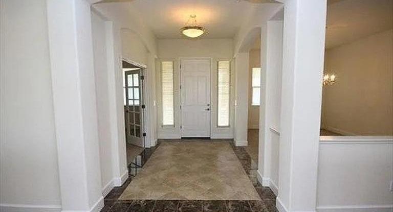 Martingale Court, Wilton, California image 3