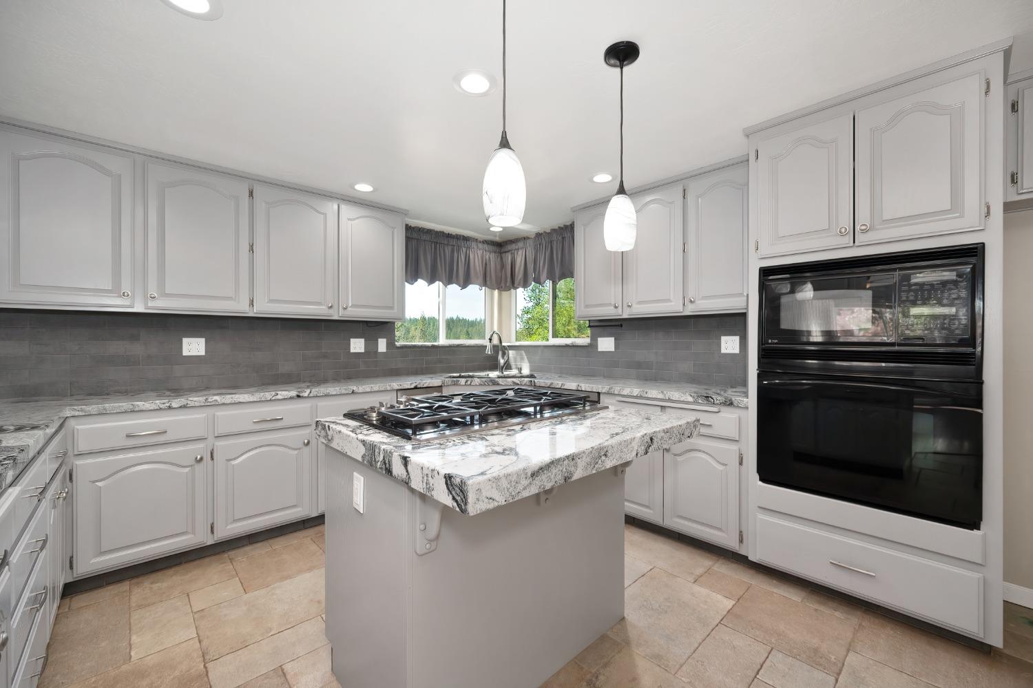 Detail Gallery Image 6 of 73 For 285 Fairidge Dr, Applegate,  CA 95703 - 4 Beds | 2/1 Baths