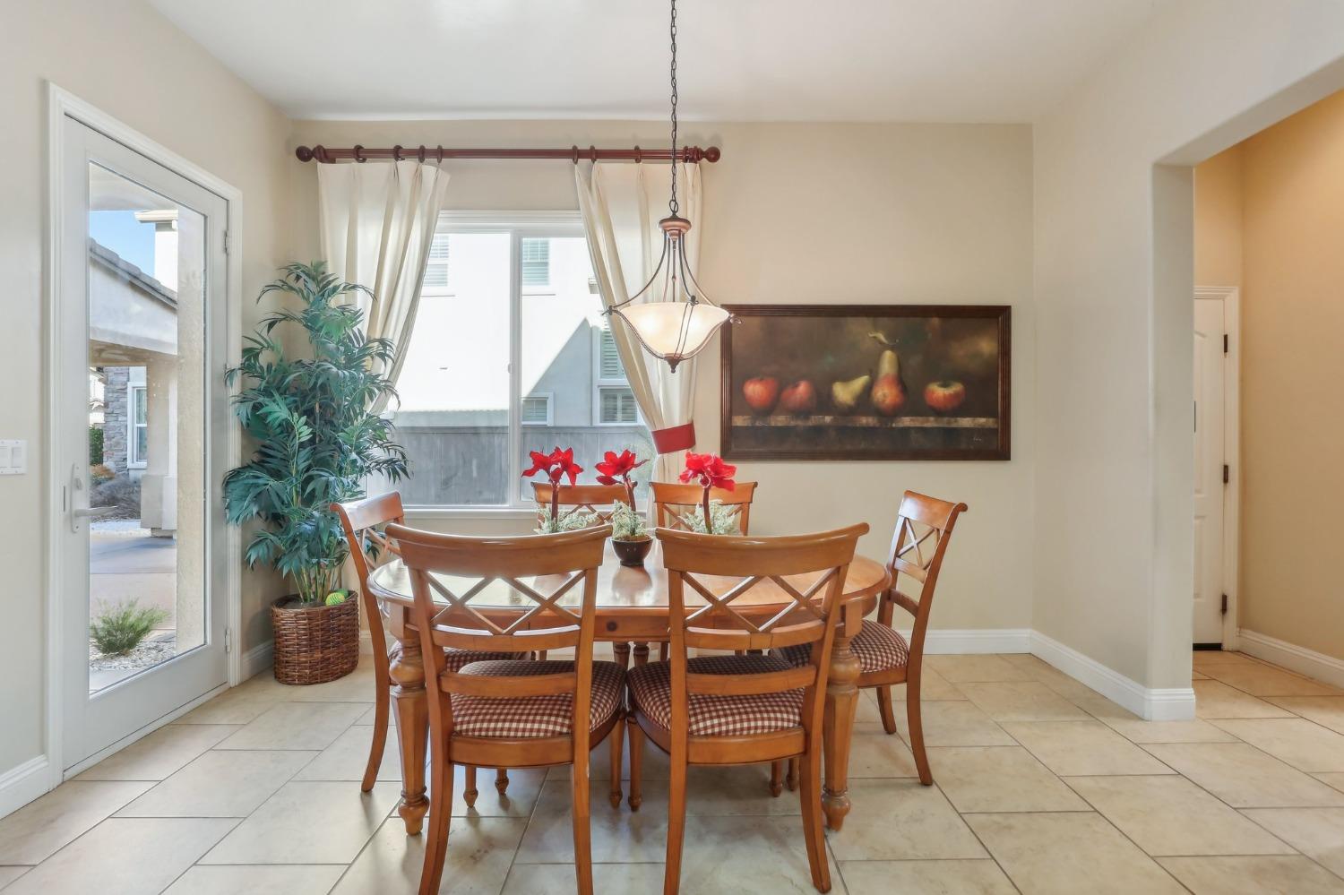 Detail Gallery Image 22 of 58 For 9873 Winkle Cir, Elk Grove,  CA 95757 - 4 Beds | 3/1 Baths