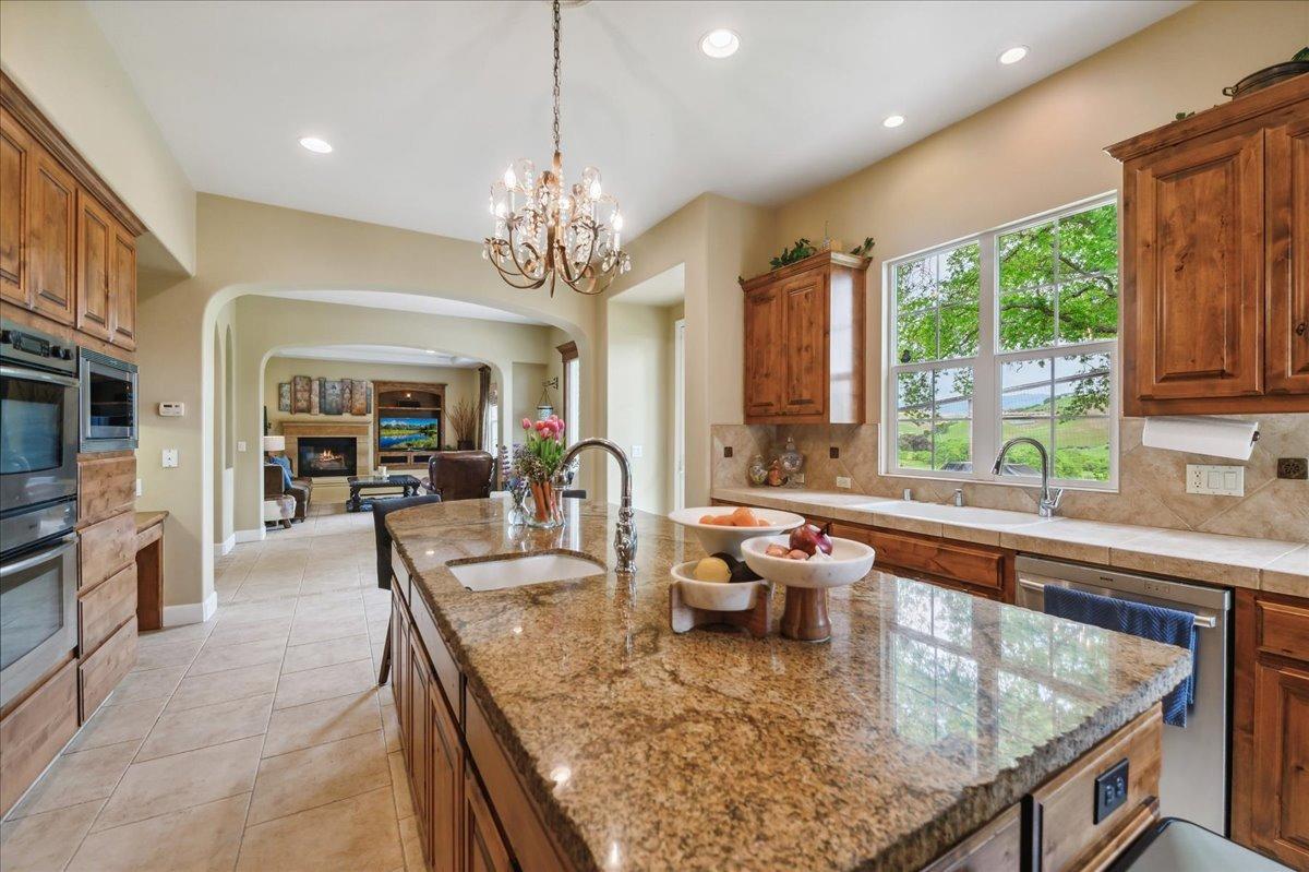 Detail Gallery Image 9 of 35 For 218 Glory Lily Ct, San Ramon,  CA 94582 - 6 Beds | 4 Baths