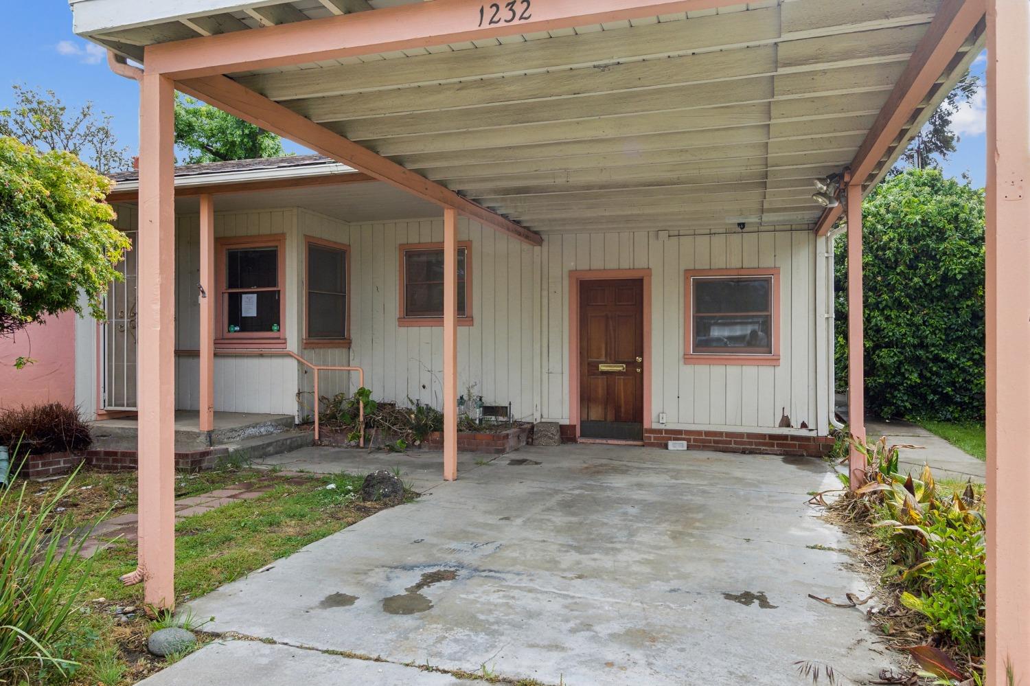 Detail Gallery Image 2 of 30 For 1232 Wellesley Ave, Modesto,  CA 95350 - 3 Beds | 2/1 Baths