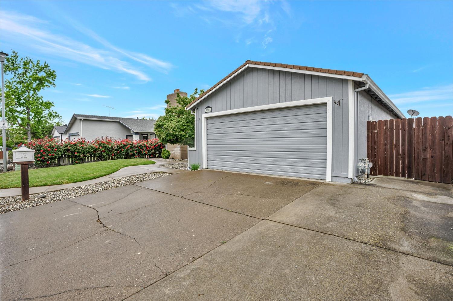 Detail Gallery Image 3 of 40 For 9565 Mirandy Dr, Sacramento,  CA 95827 - 4 Beds | 2 Baths