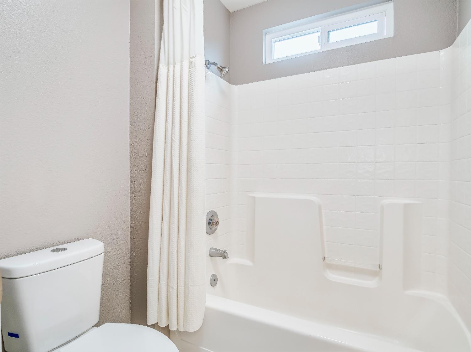 Hemlock Court, Hollister, California image 45