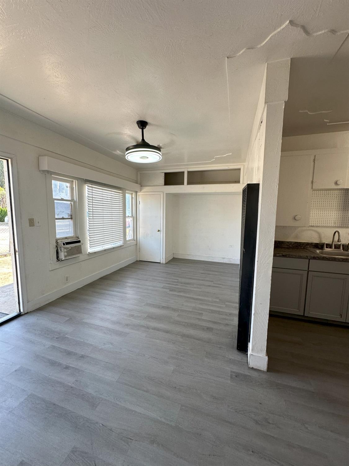 Detail Gallery Image 13 of 17 For 1236 Vito Ave, Modesto,  CA 95351 - 3 Beds | 4 Baths