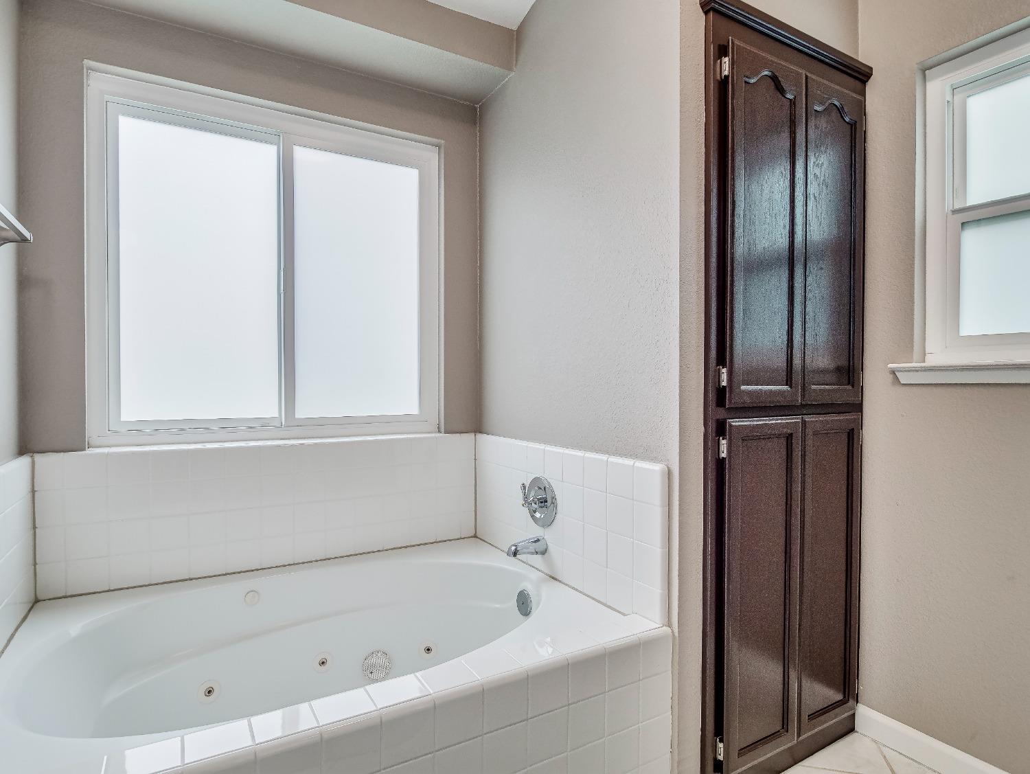 Hemlock Court, Hollister, California image 20