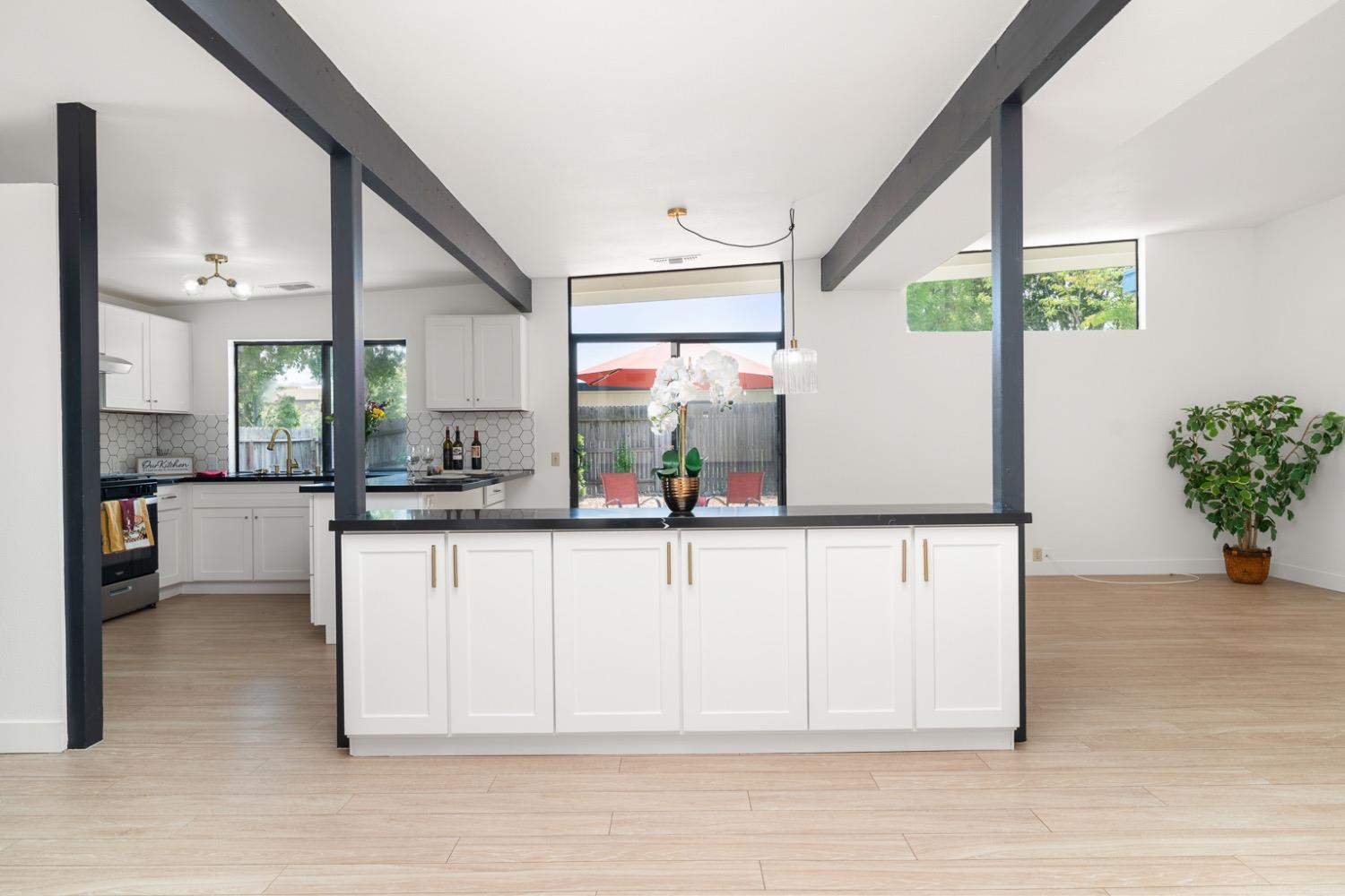 Detail Gallery Image 8 of 48 For 3009 Solito St, Davis,  CA 95616 - 3 Beds | 2 Baths