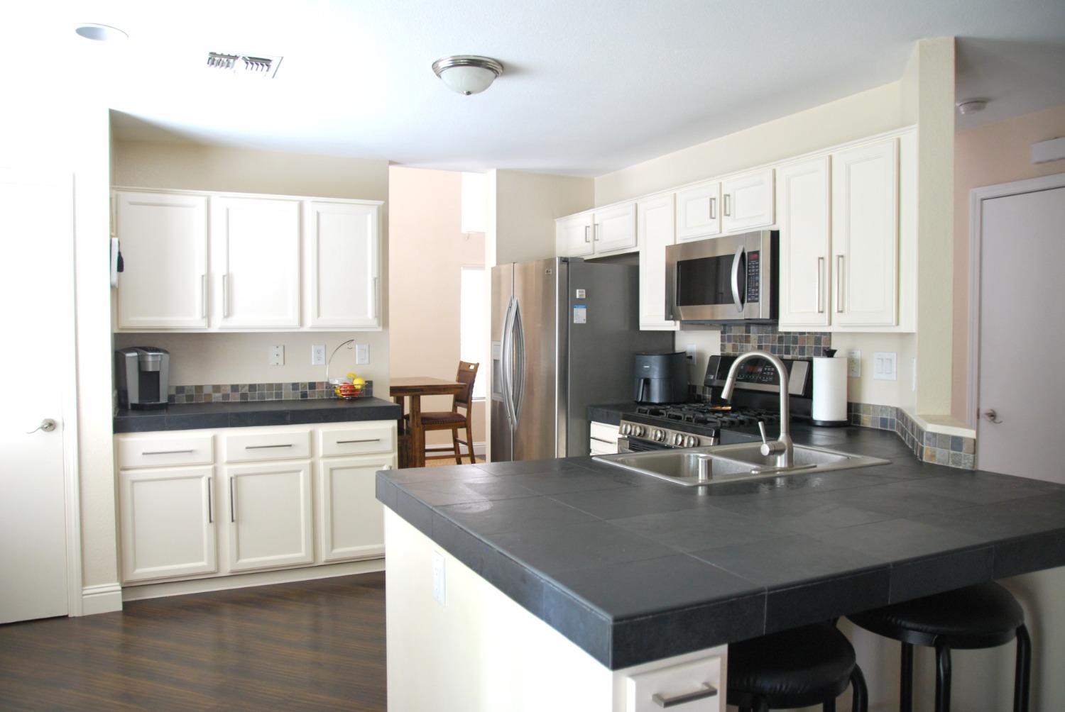 Basie Way, Rancho Cordova, California image 3