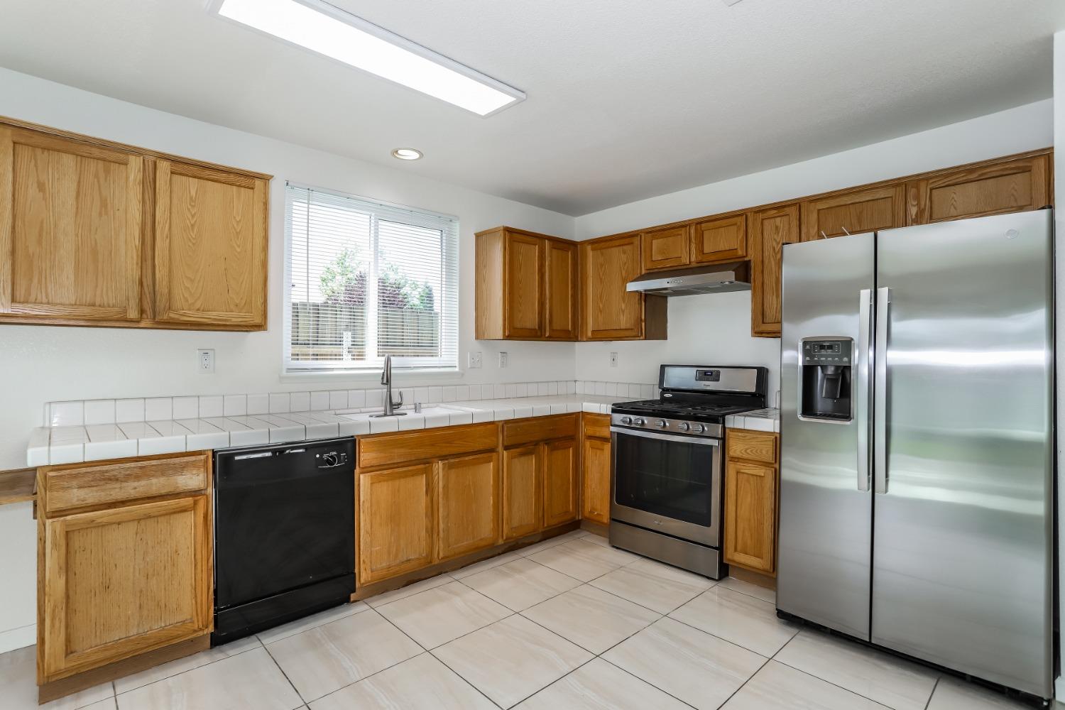 Gardner Court, Folsom, California image 8