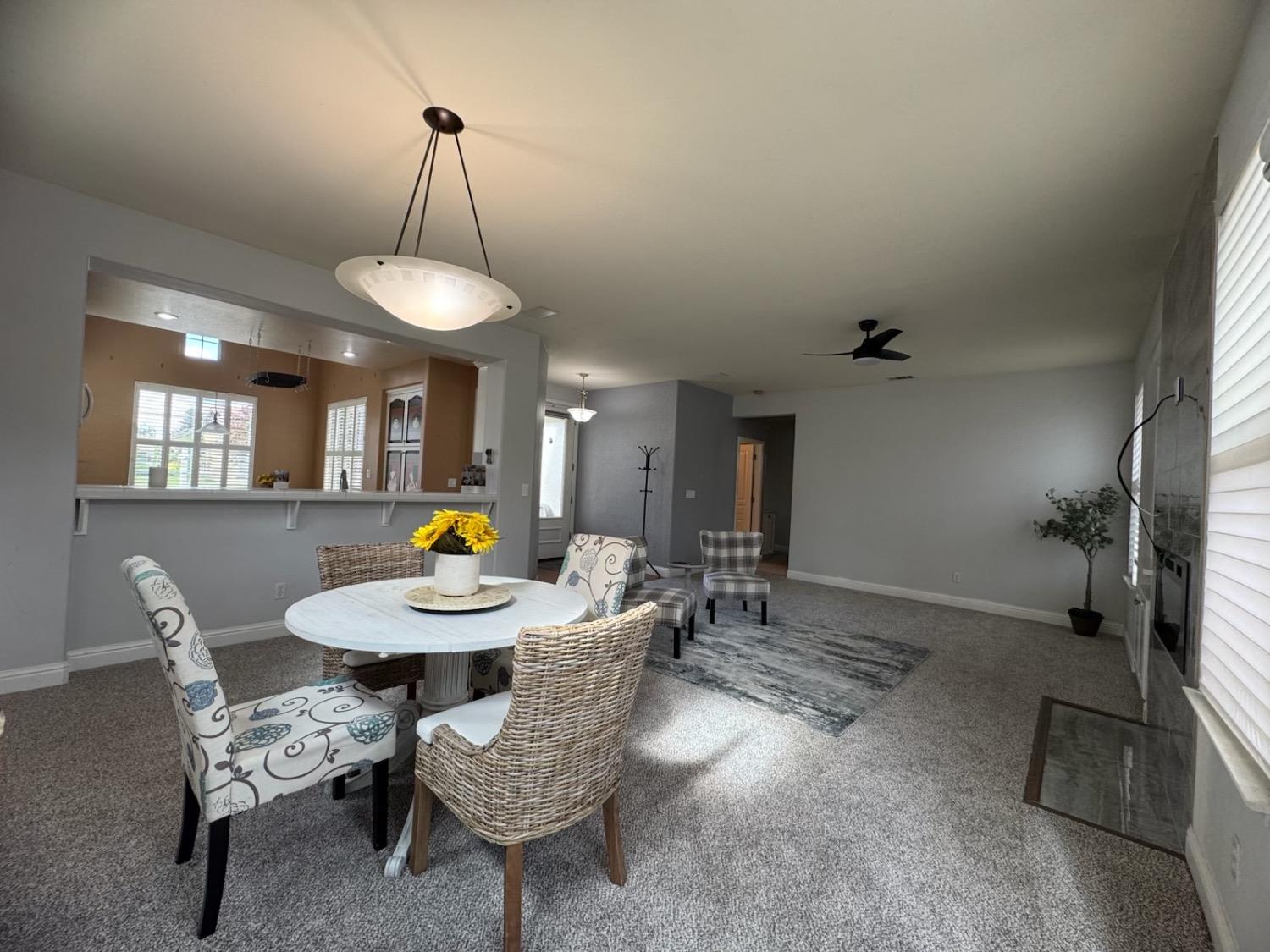 Detail Gallery Image 6 of 36 For 2402 Jessica Cir, Escalon,  CA 95320 - 3 Beds | 2 Baths