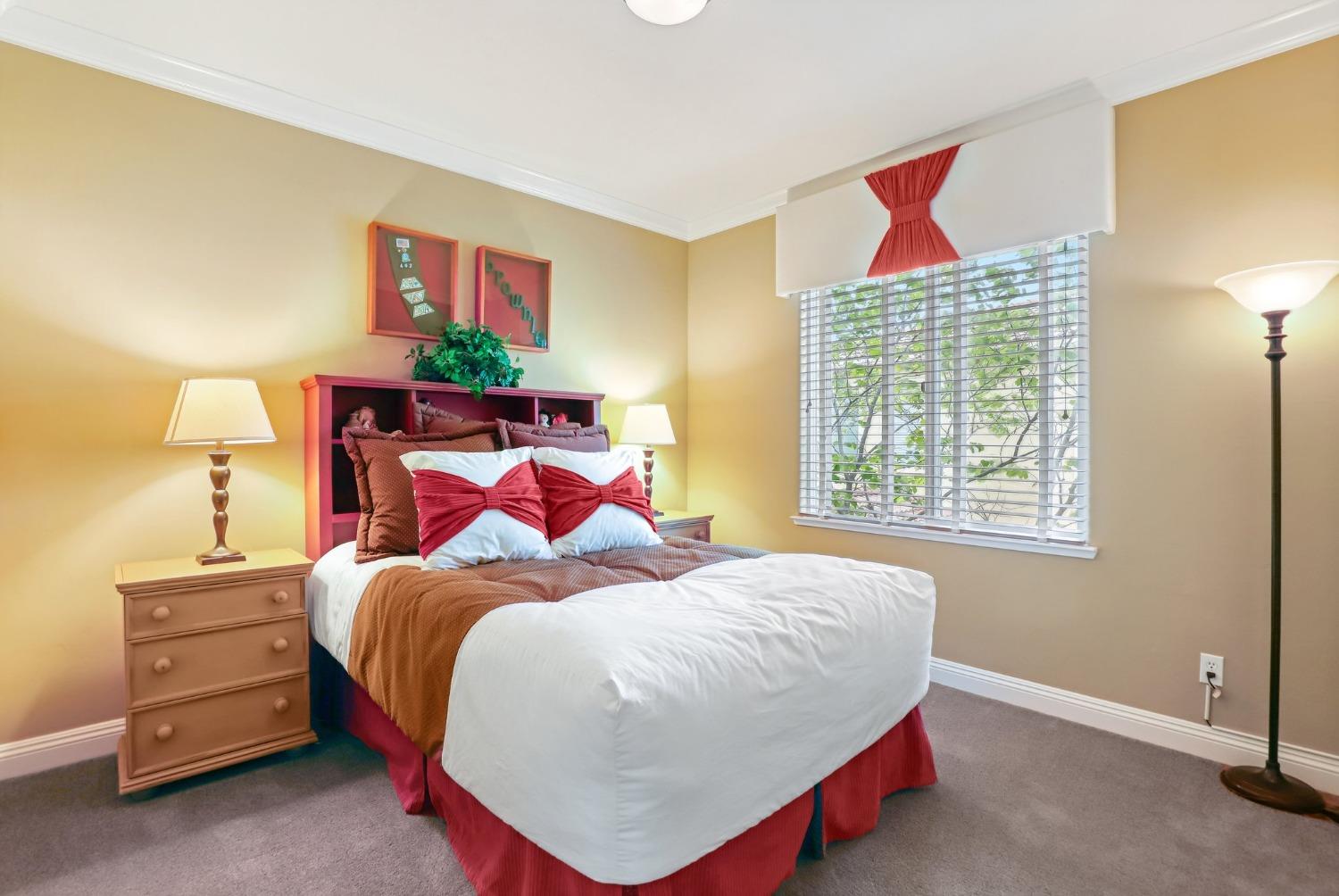 Detail Gallery Image 32 of 58 For 9873 Winkle Cir, Elk Grove,  CA 95757 - 4 Beds | 3/1 Baths
