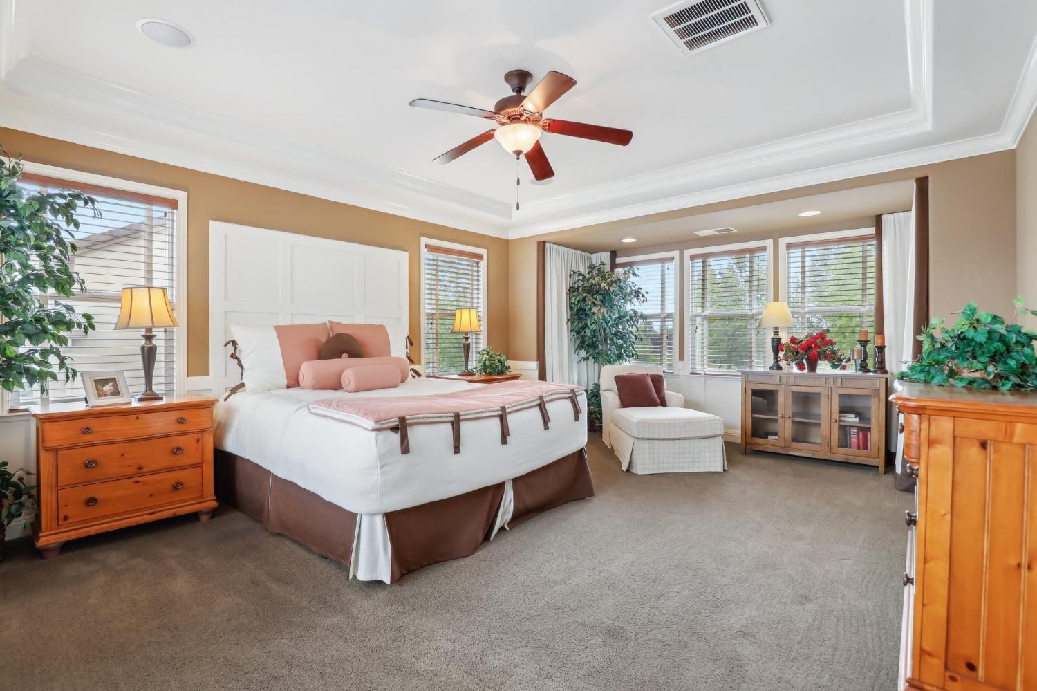 Detail Gallery Image 41 of 58 For 9873 Winkle Cir, Elk Grove,  CA 95757 - 4 Beds | 3/1 Baths