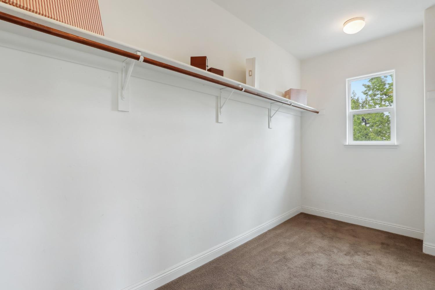 Detail Gallery Image 39 of 58 For 9873 Winkle Cir, Elk Grove,  CA 95757 - 4 Beds | 3/1 Baths