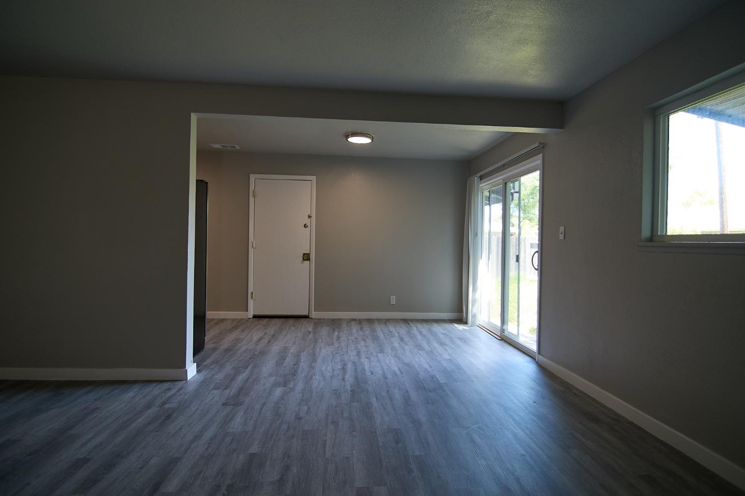 Detail Gallery Image 7 of 23 For 2650 Cadjew Ave, Sacramento,  CA 95832 - 3 Beds | 2 Baths