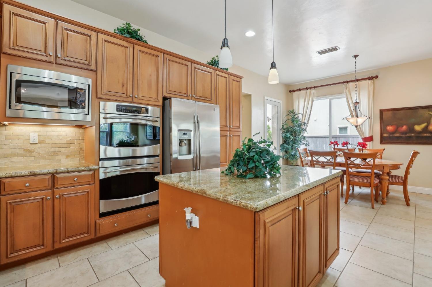 Detail Gallery Image 19 of 58 For 9873 Winkle Cir, Elk Grove,  CA 95757 - 4 Beds | 3/1 Baths