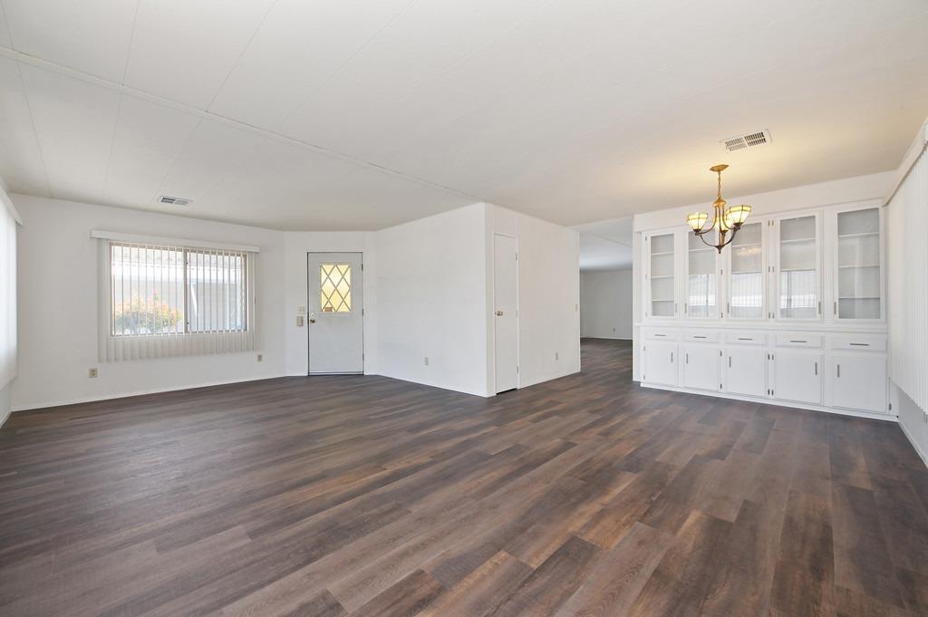 Detail Gallery Image 10 of 35 For 163 Rimma Way, Roseville,  CA 95661 - 2 Beds | 2 Baths