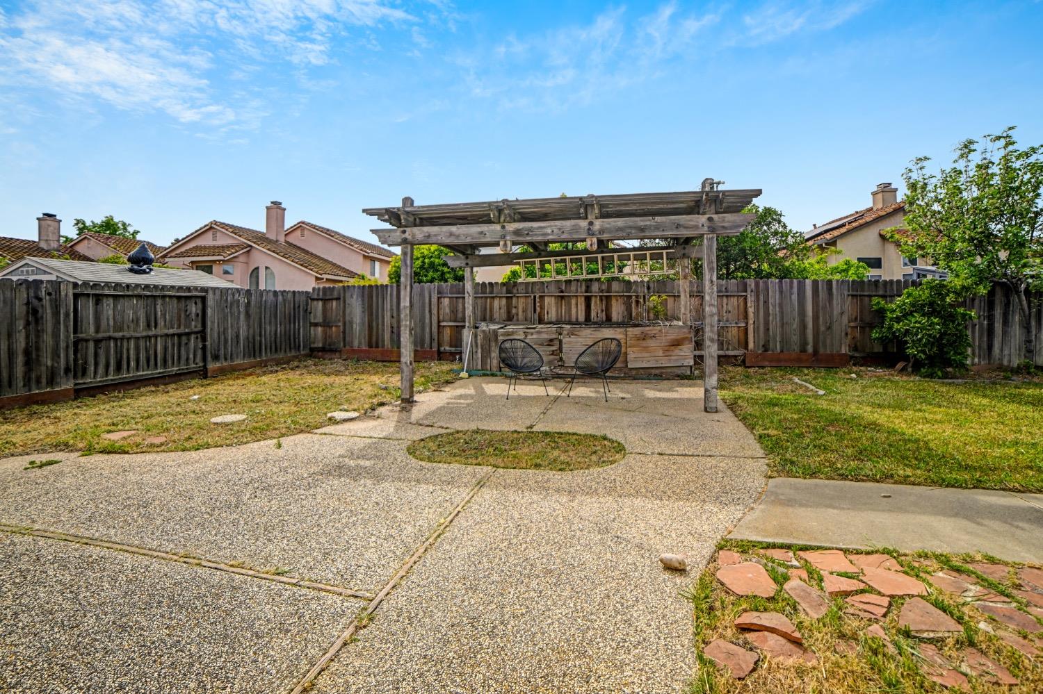 Warmsprings Street, Elk Grove, California image 39