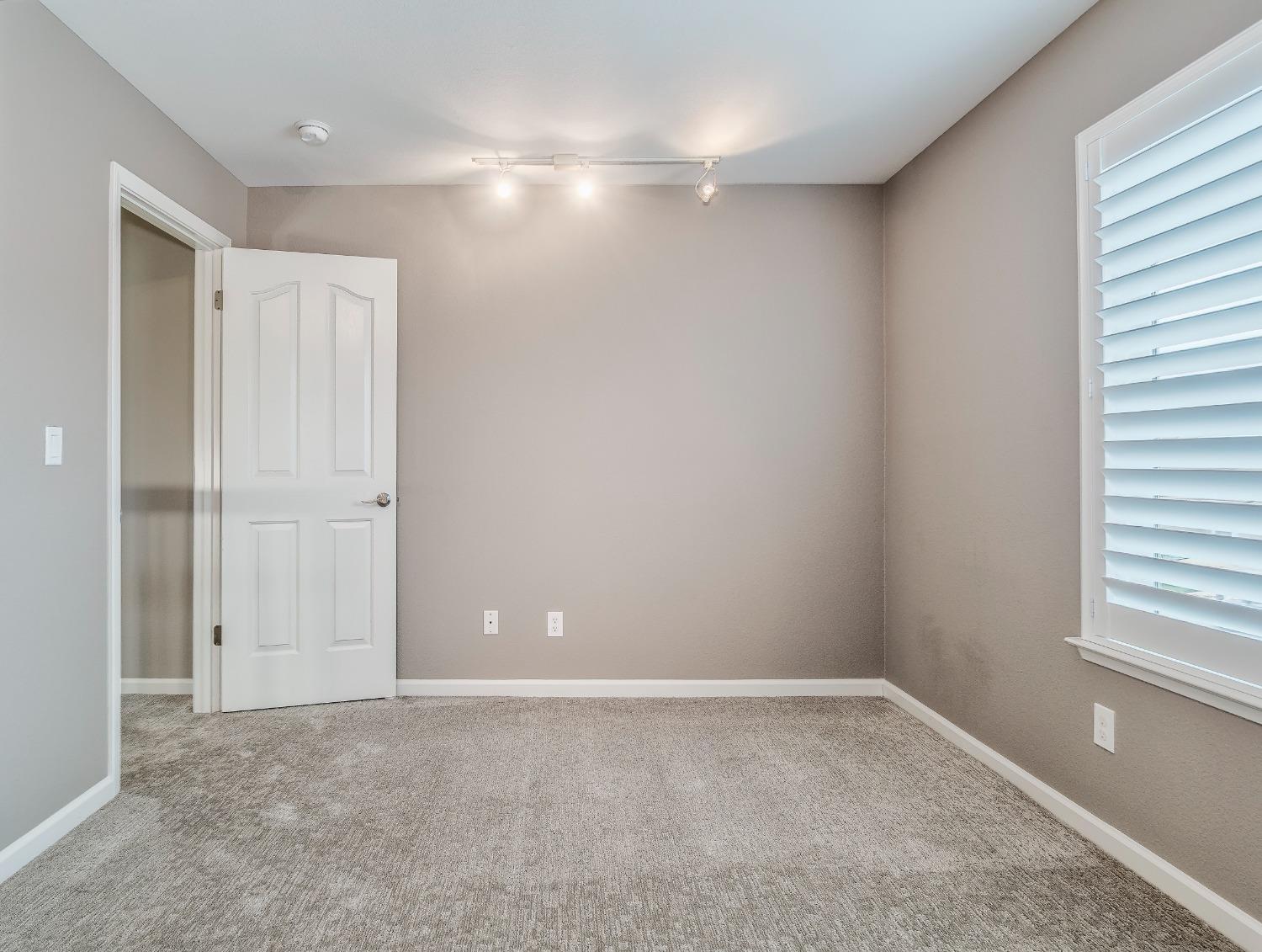 Hemlock Court, Hollister, California image 37