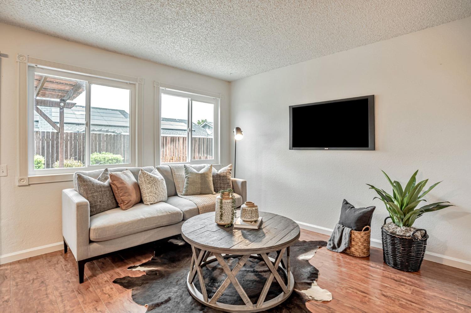 Detail Gallery Image 7 of 40 For 9565 Mirandy Dr, Sacramento,  CA 95827 - 4 Beds | 2 Baths