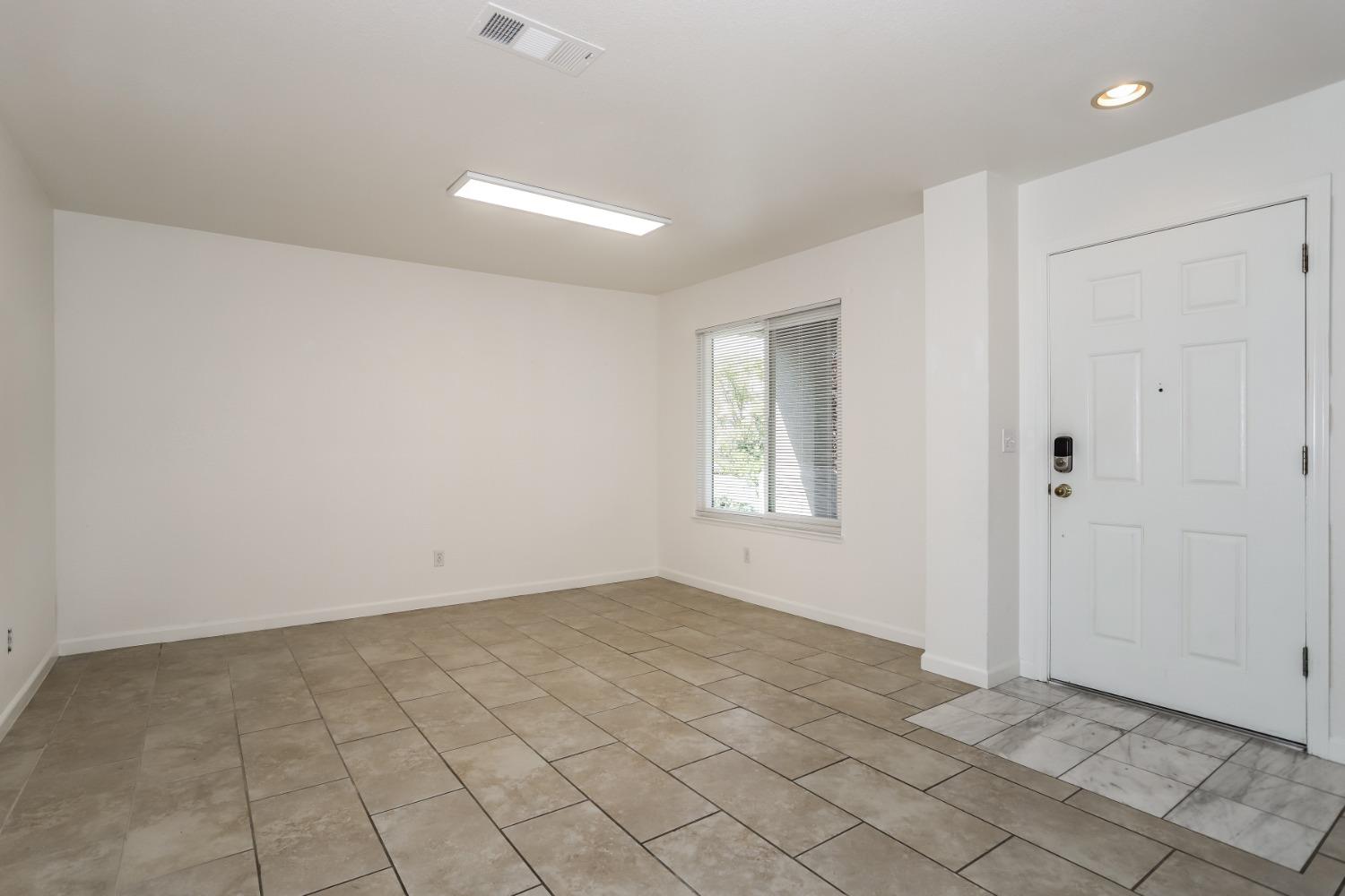 Gardner Court, Folsom, California image 4