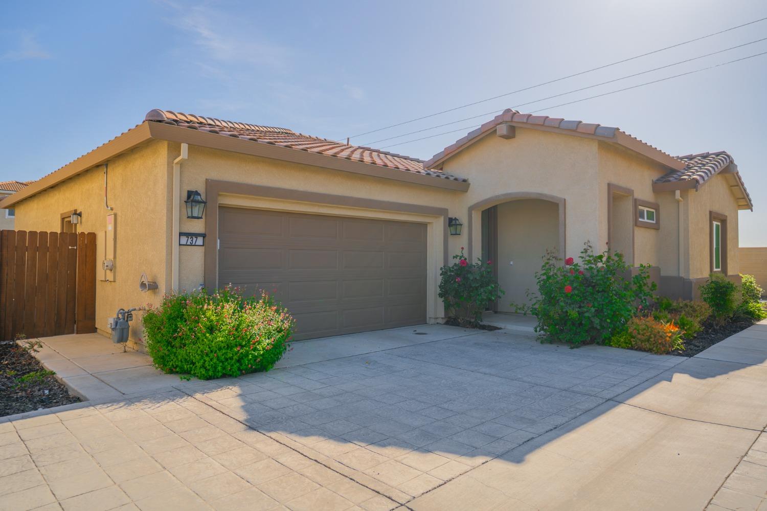 Detail Gallery Image 3 of 66 For 737 Betten St, Los Banos,  CA 93635 - 2 Beds | 2 Baths