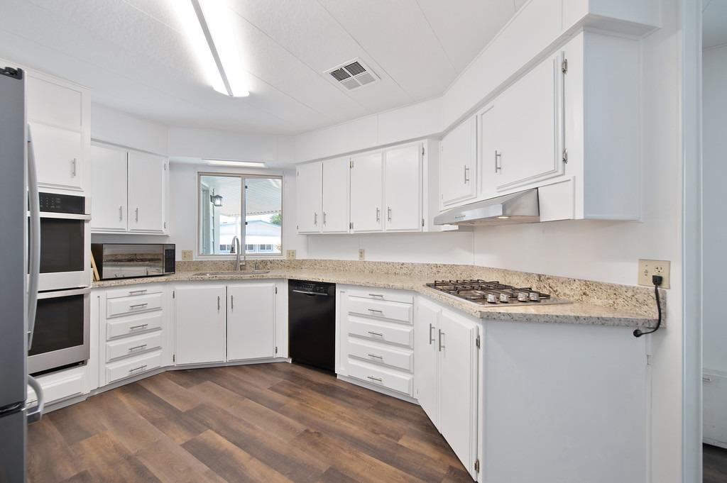 Detail Gallery Image 14 of 35 For 163 Rimma Way, Roseville,  CA 95661 - 2 Beds | 2 Baths