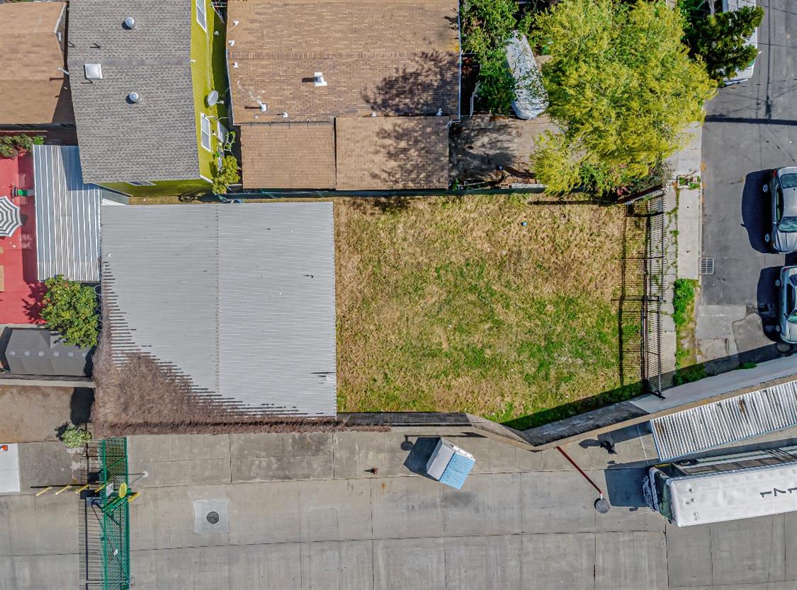 Detail Gallery Image 2 of 4 For 1101 60th Ave, Oakland,  CA 94621 - – Beds | – Baths
