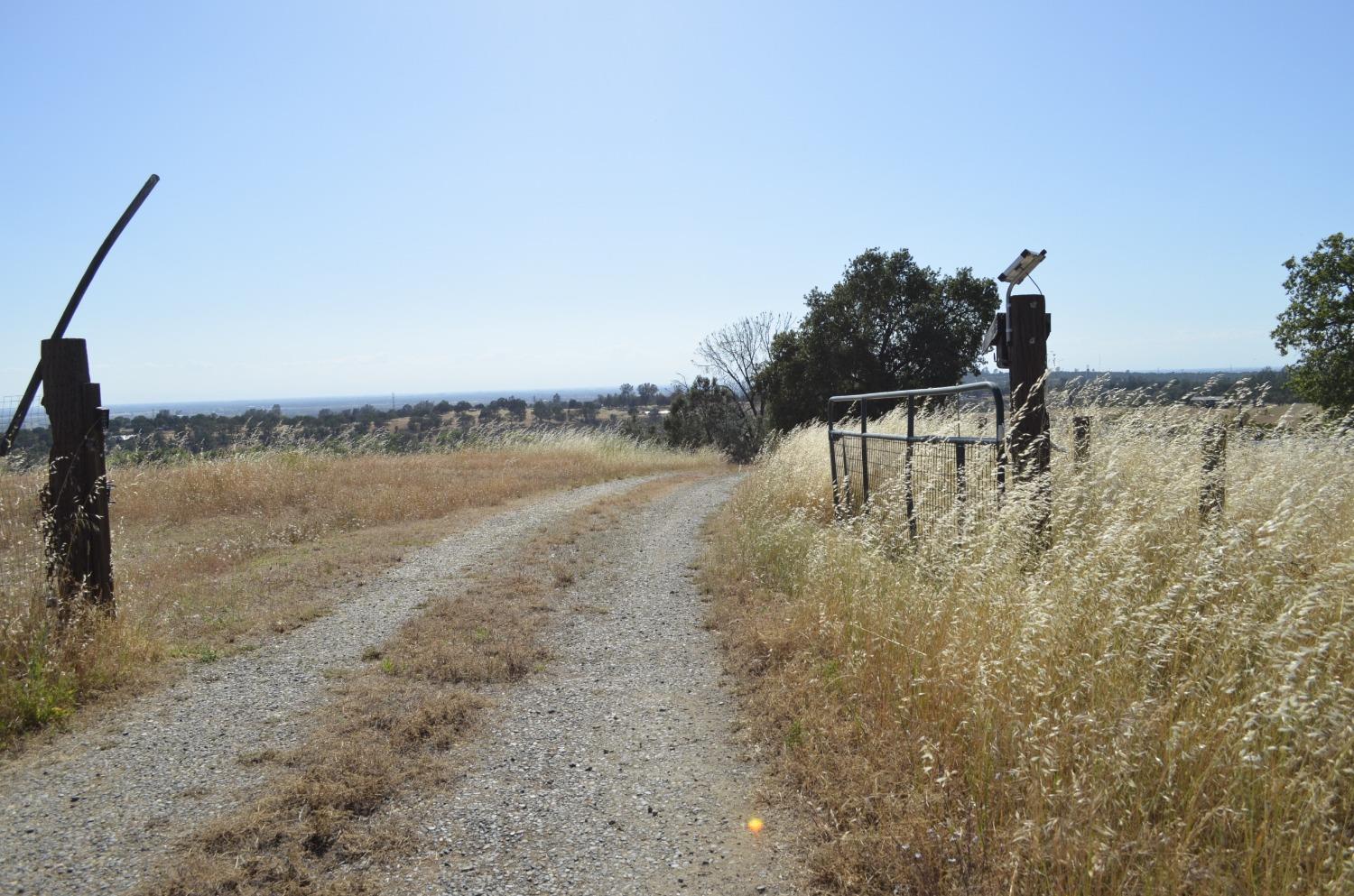 Cricket Lane, Oroville, California image 4