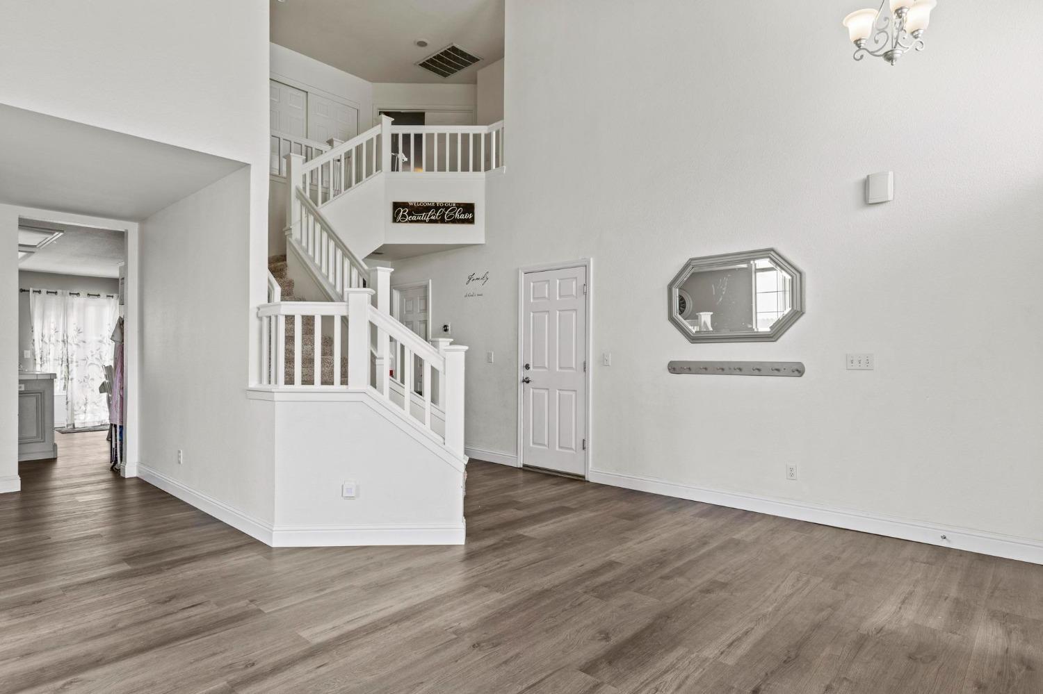 Millfront Avenue, Yuba City, California image 6