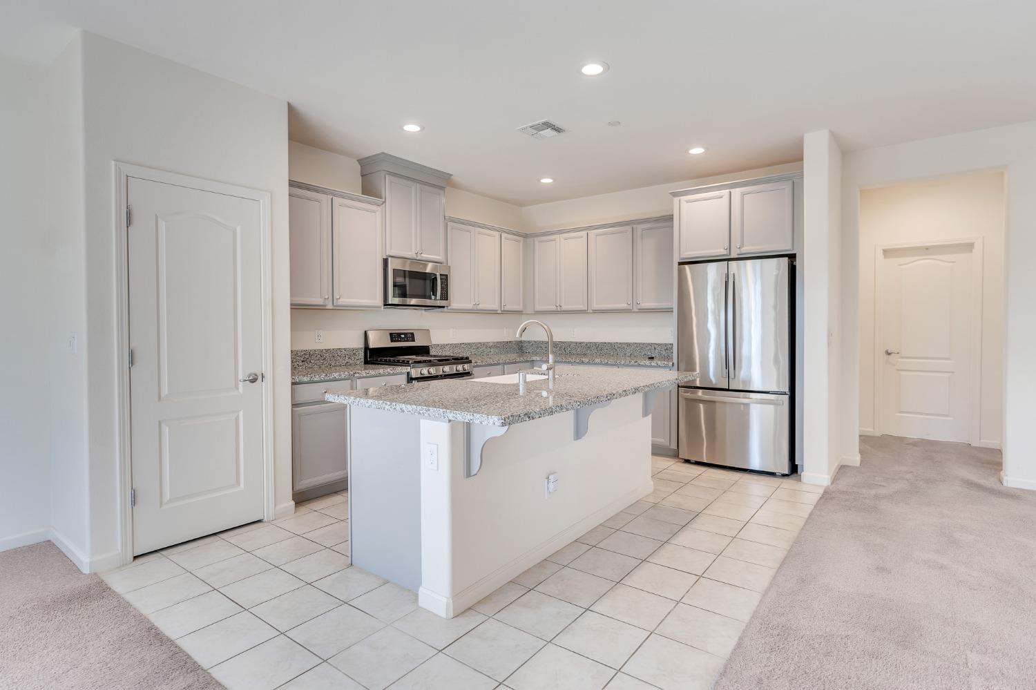 Detail Gallery Image 14 of 66 For 737 Betten St, Los Banos,  CA 93635 - 2 Beds | 2 Baths