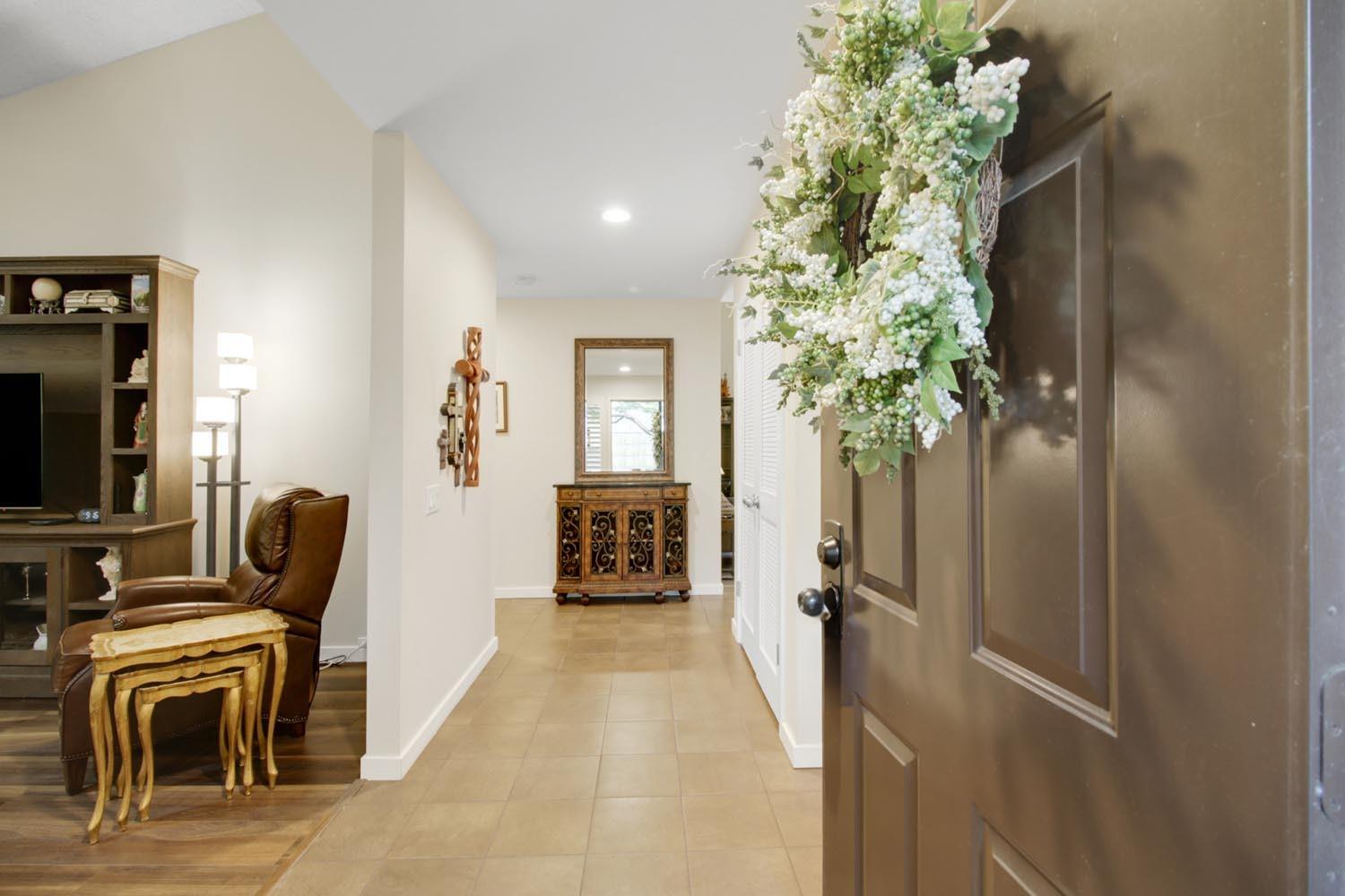 Detail Gallery Image 4 of 31 For 11475 Coloma Rd, Gold River,  CA 95670 - 2 Beds | 2 Baths