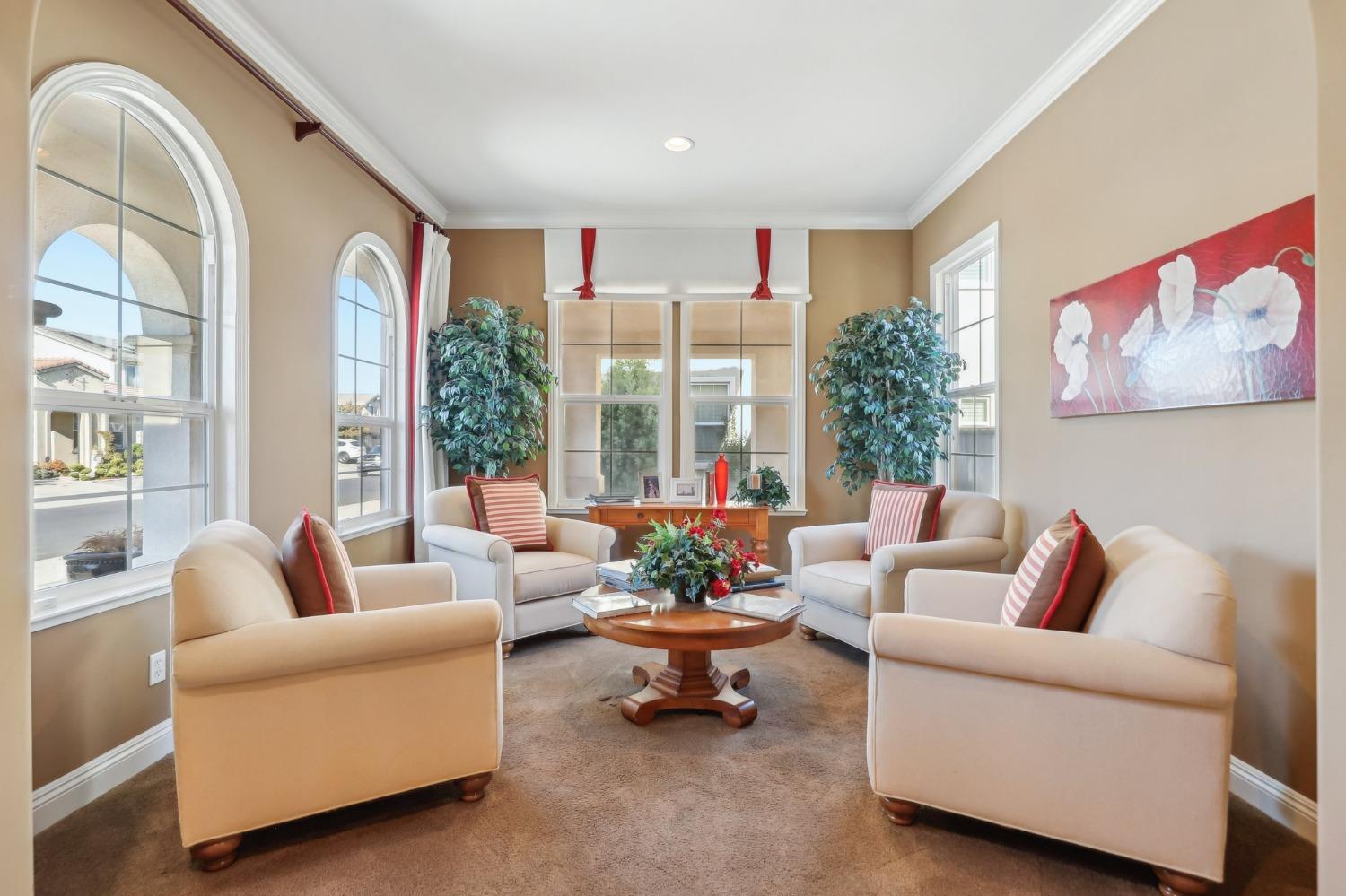 Detail Gallery Image 3 of 58 For 9873 Winkle Cir, Elk Grove,  CA 95757 - 4 Beds | 3/1 Baths