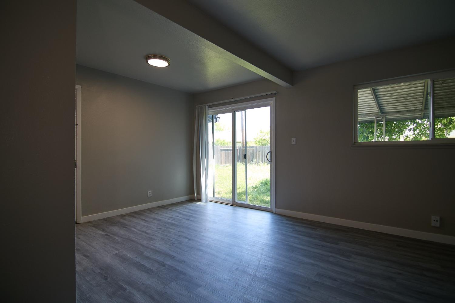 Detail Gallery Image 8 of 23 For 2650 Cadjew Ave, Sacramento,  CA 95832 - 3 Beds | 2 Baths